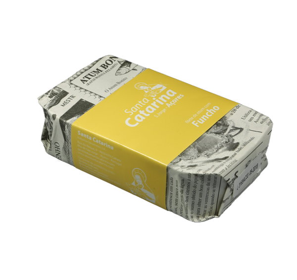 Santa Catarina tuna can with a yellow label, featuring fillets with fennel and olive oil