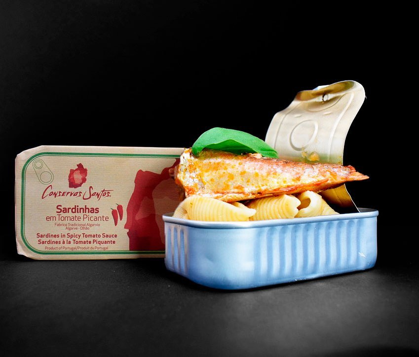 Conservas Santos Sardines in Spicy Tomato Sauce