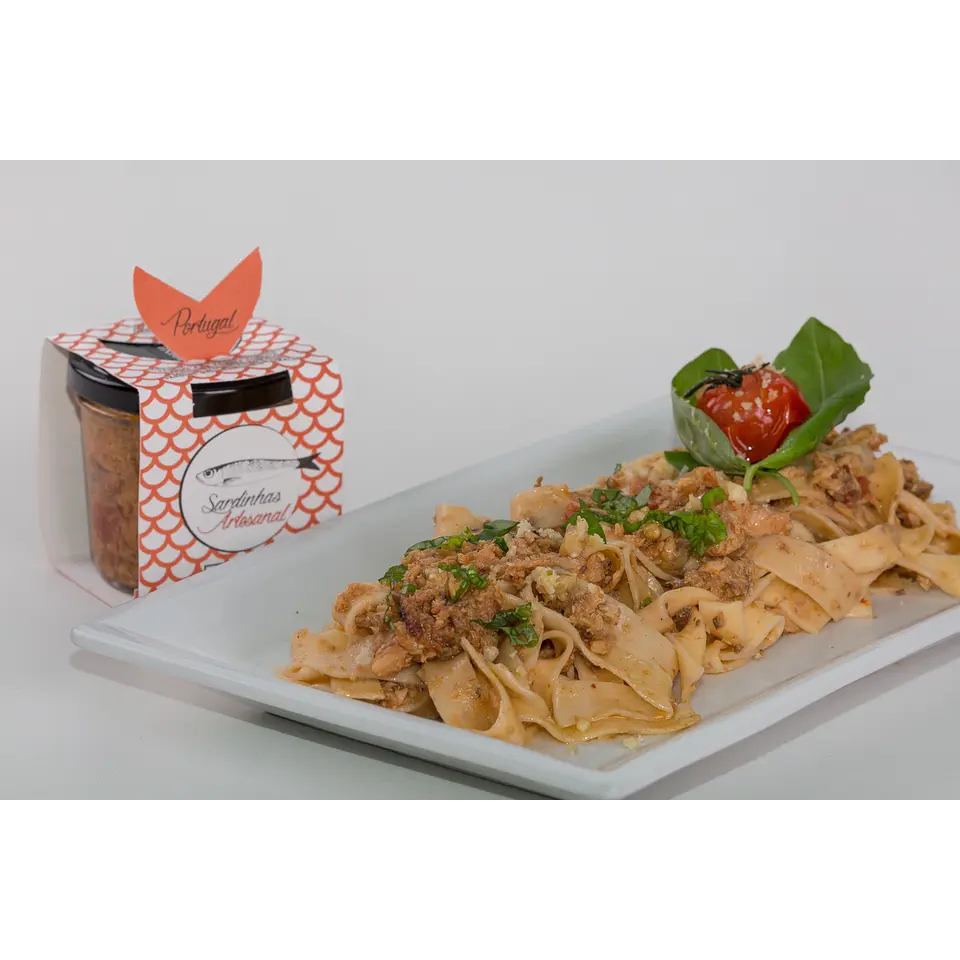 Petiscada Sardine with Dried Tomato