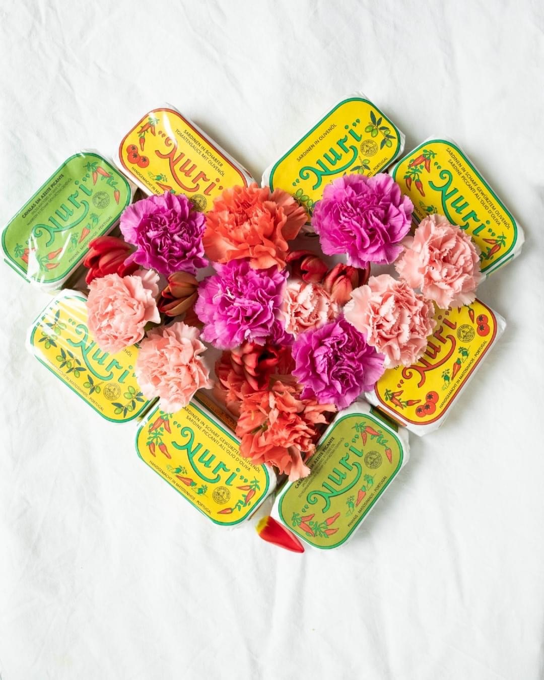 Nuri Wooden Gift Box - 5 Conservas – Portugalia Marketplace
