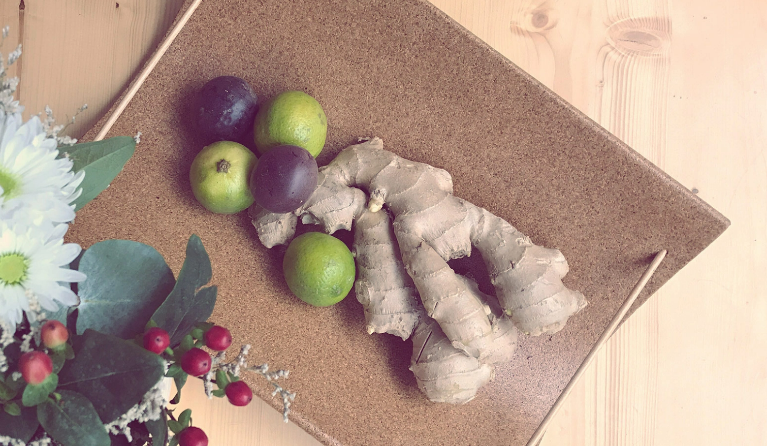 Minimal Cork Fruit Bowl