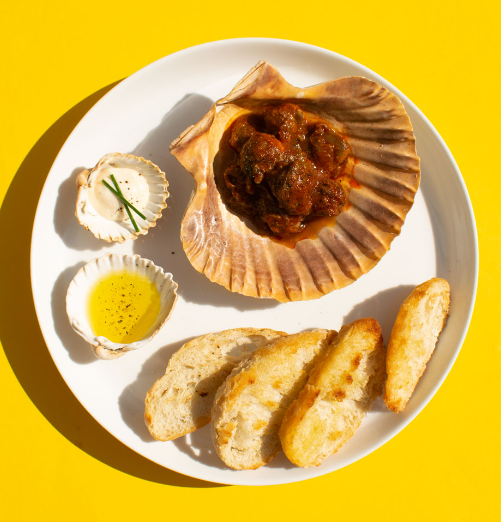 Ati Manel Small Scallops in Caldeirada Sauce